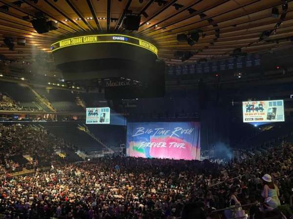 Madison Square Garden, section: 104, row: 21, seat: 10