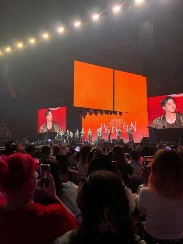 Kia Forum, section: E, row: 14, seat: 5
