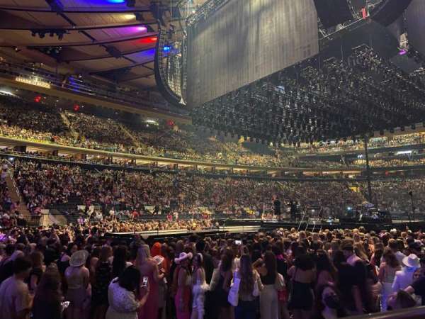 Madison Square Garden, section: 105, row: 2, seat: 4