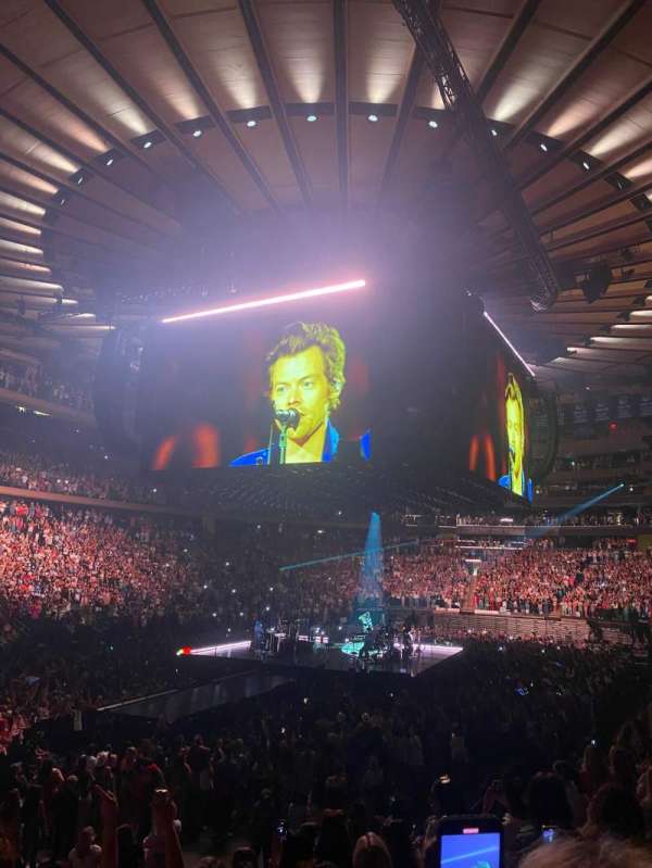 Madison Square Garden, section: 114, row: 10, seat: 7
