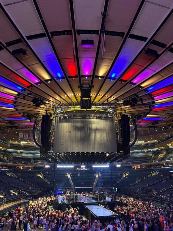 Madison Square Garden, section: 102, row: 10, seat: 8