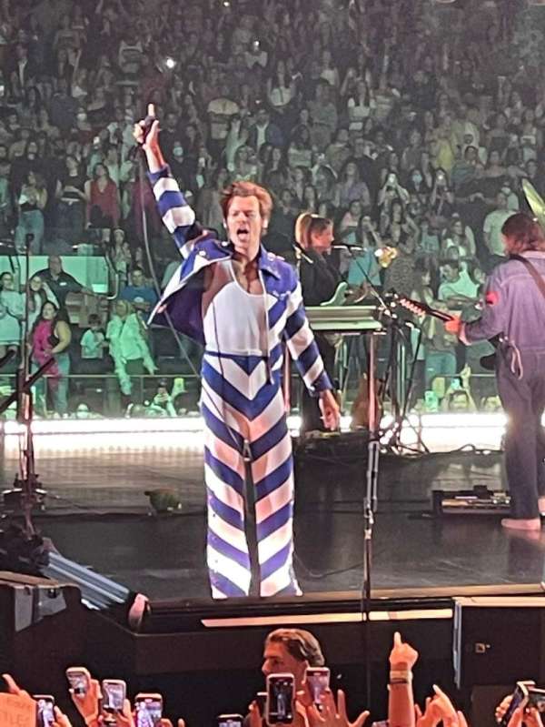 Madison Square Garden, section: 106, row: 3, seat: 18
