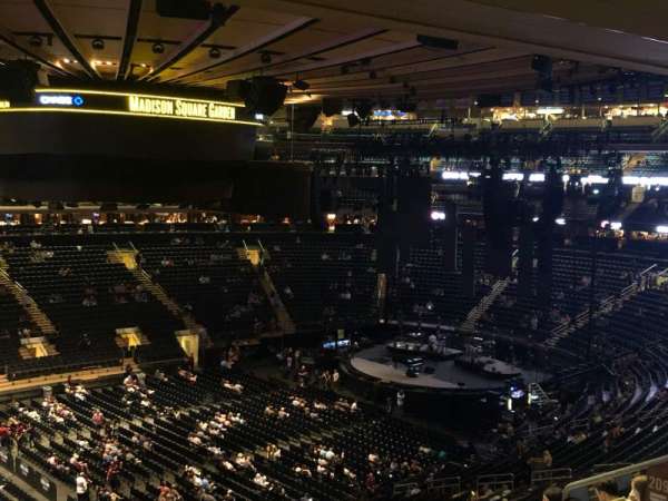 Madison Square Garden, section: 209, row: 10, seat: 9