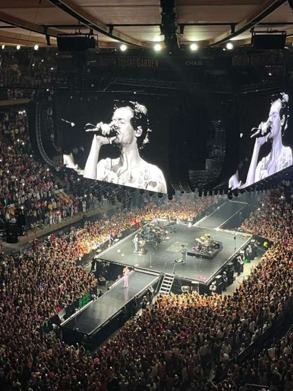 Madison Square Garden, section: 309, row: 2, seat: 4