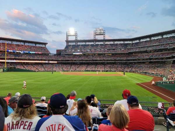 Citizens Bank Park, section: 142, row: 7, seat: 1