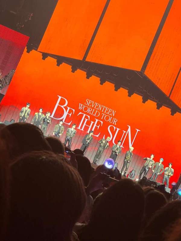 United Center, section: FLOOR 4, row: 14, seat: 12