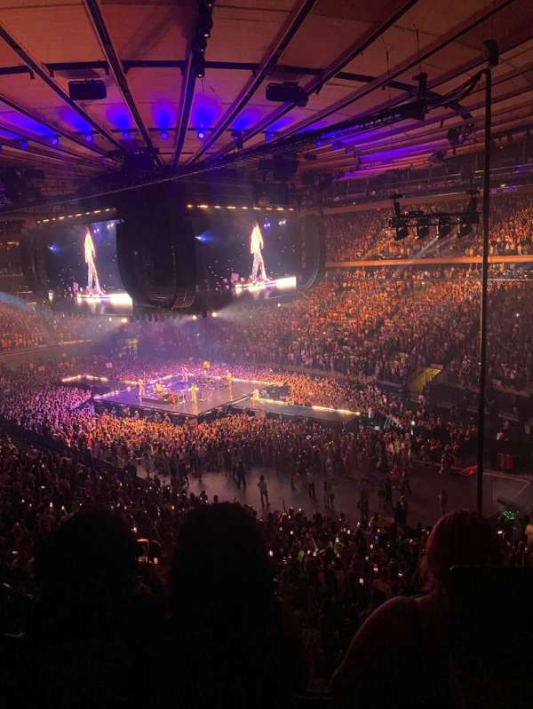 Madison Square Garden, section: 215, row: 3, seat: 5