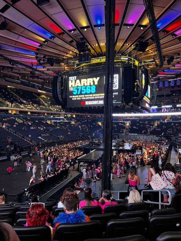 Madison Square Garden, section: 113, row: 15, seat: 15