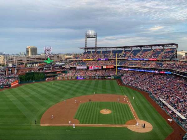 Citizens Bank Park, section: 425, row: 1, seat: 16