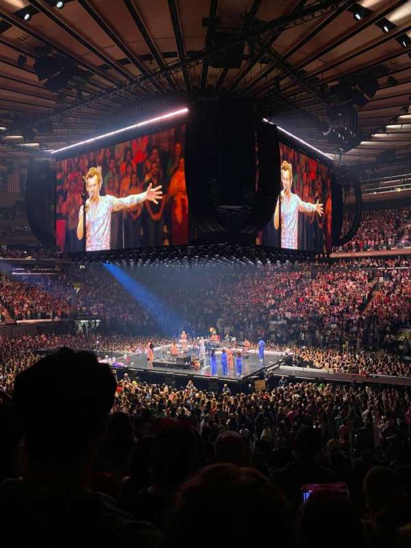 Madison Square Garden, section: 109, row: 17, seat: 6