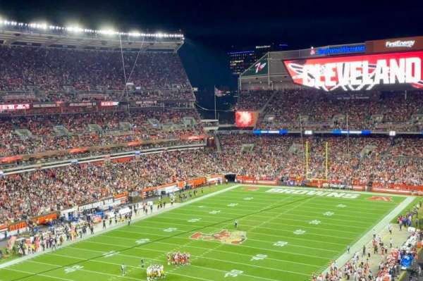 Huntington Bank Field, section: 525, row: 1, seat: 6