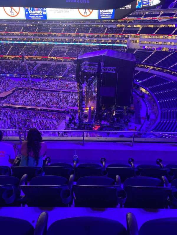 SoFi Stadium, section: 301, row: 4, seat: 20