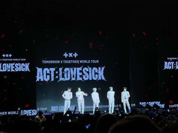 Smart Financial Centre, section: 102, row: CC, seat: 25
