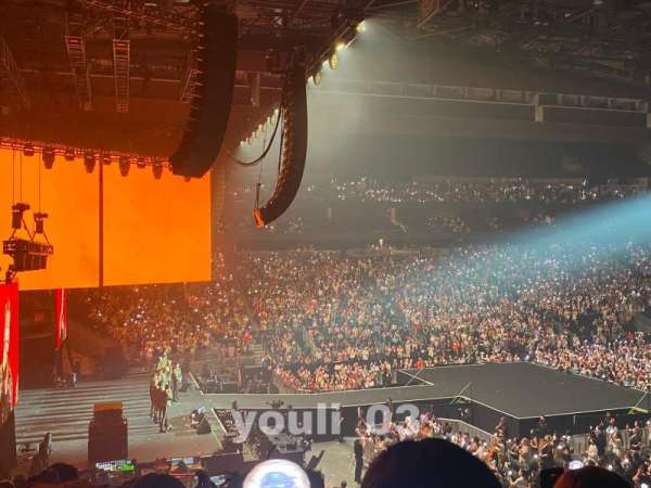 Climate Pledge Arena, section: 04, row: W, seat: 5