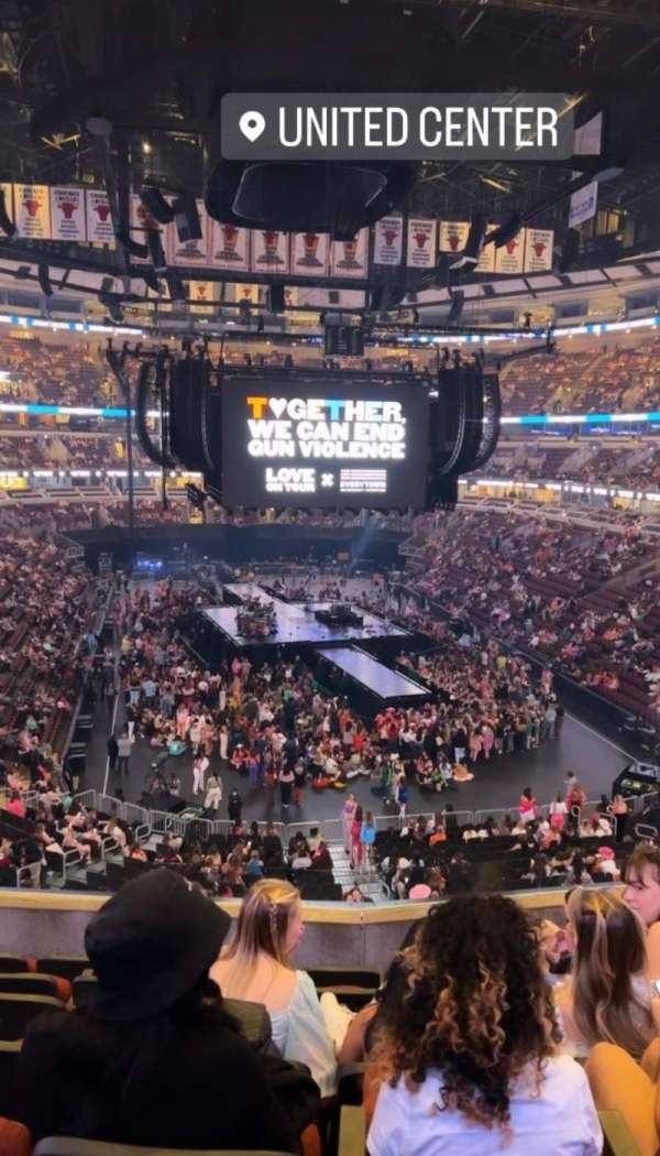 United Center, section: 210, row: 7, seat: 8