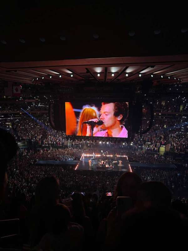 Madison Square Garden, section: 212, row: 10, seat: 2