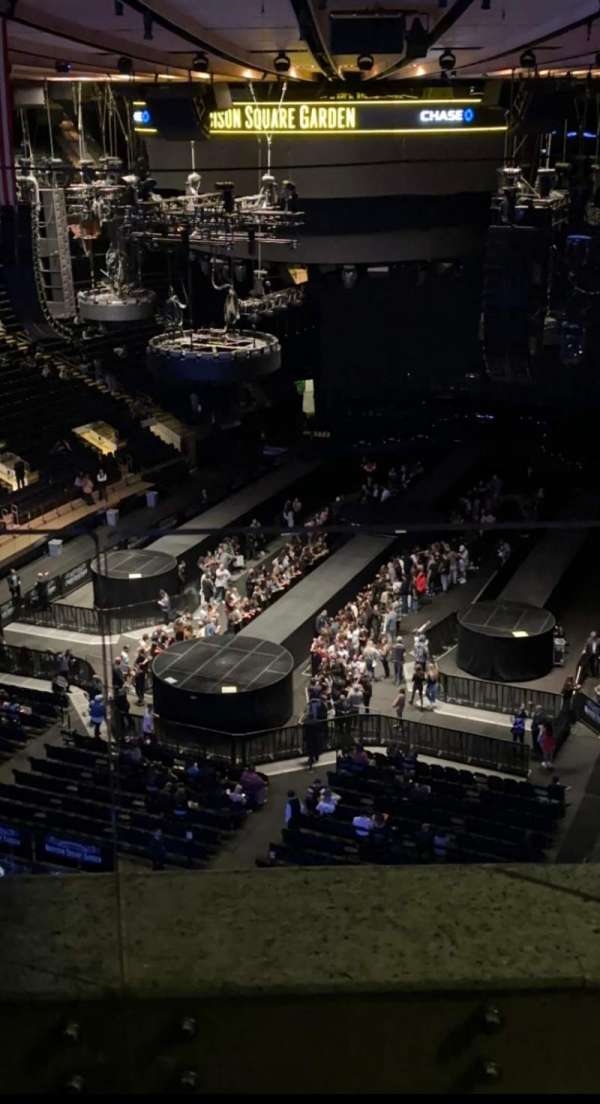 Madison Square Garden, section: 307, row: 2