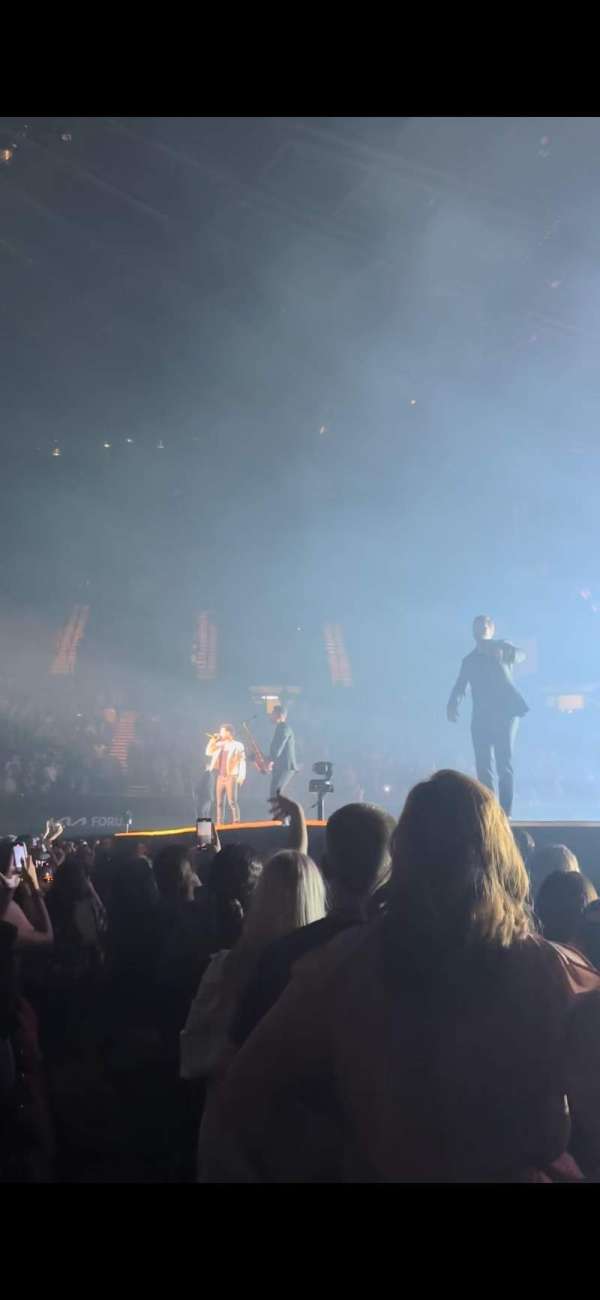 Kia Forum, section: E, row: 8, seat: 2