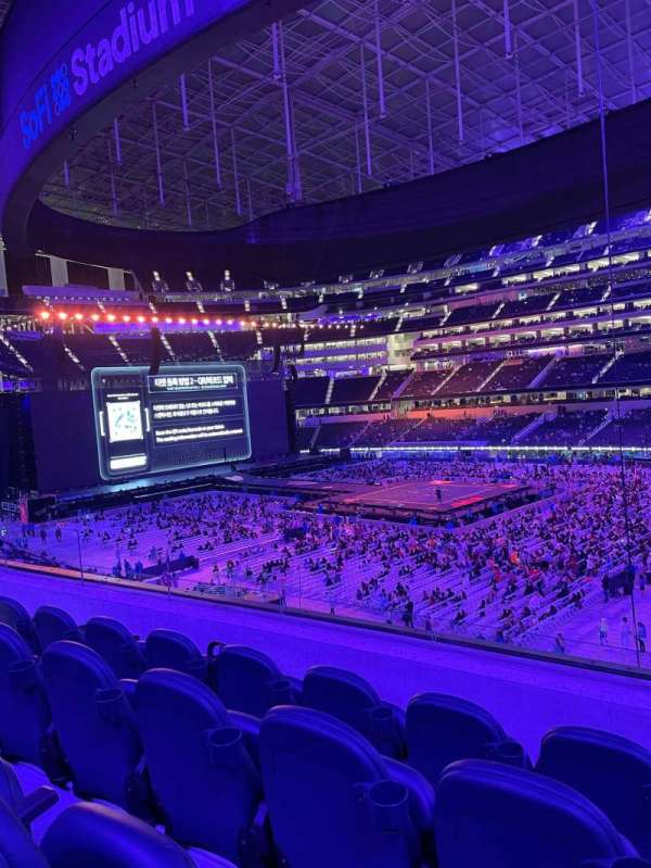 SoFi Stadium, section: C223, row: 4, seat: 6