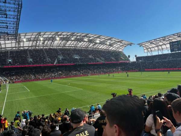 BMO Stadium, section: 135, row: K, seat: 16