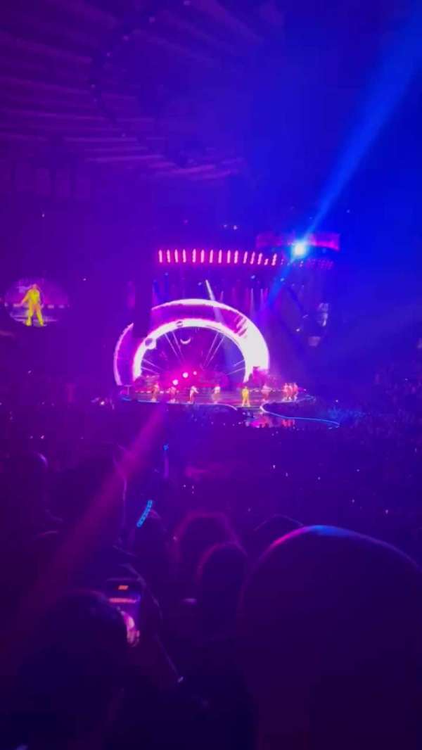 Madison Square Garden, section: 120, row: 16