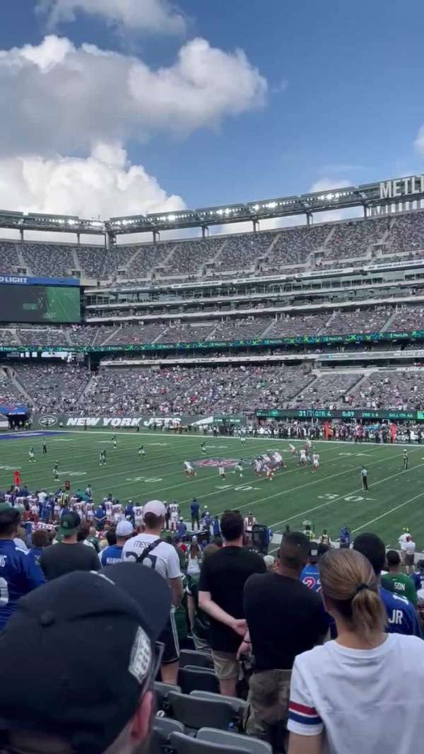 MetLife Stadium, section: 135, row: 25, seat: 5