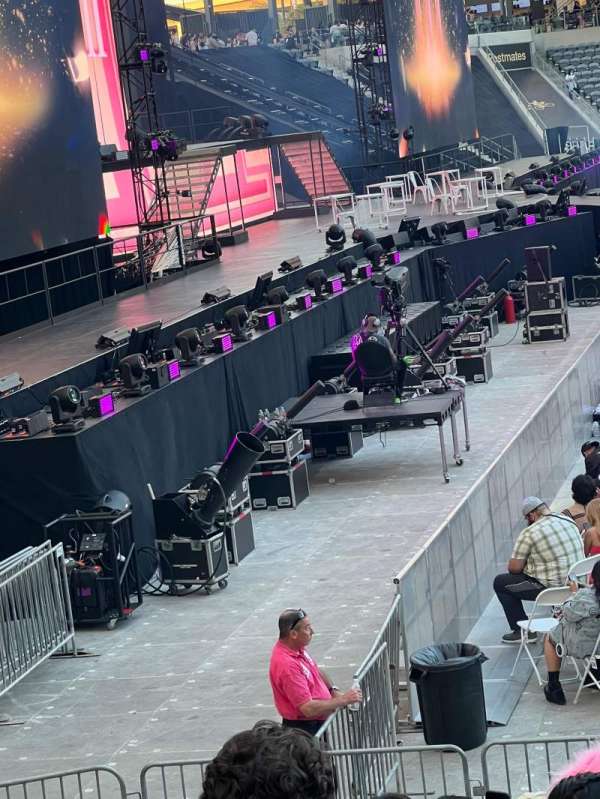 BMO Stadium, section: 135, row: K, seat: 1