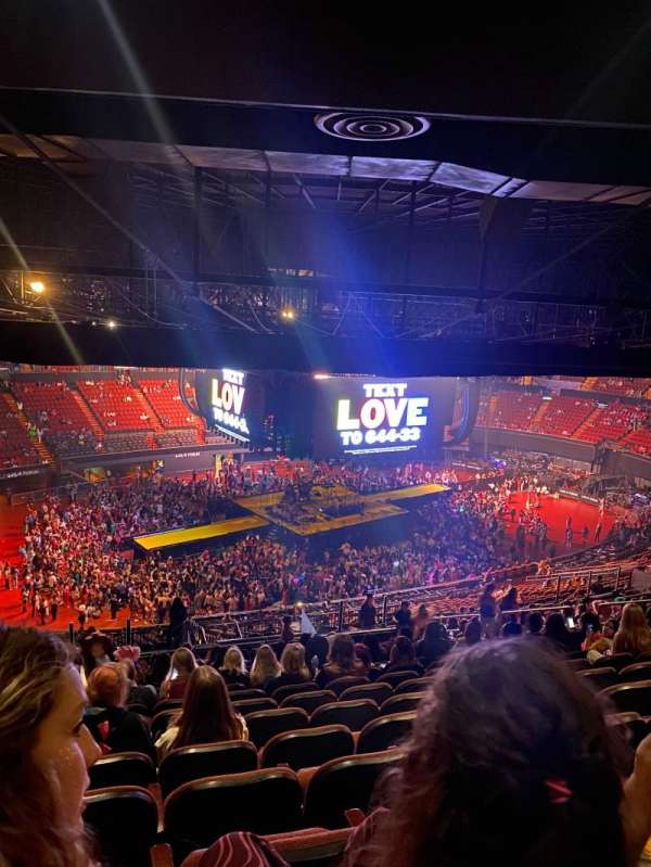 Kia Forum, section: 206, row: 21, seat: 1