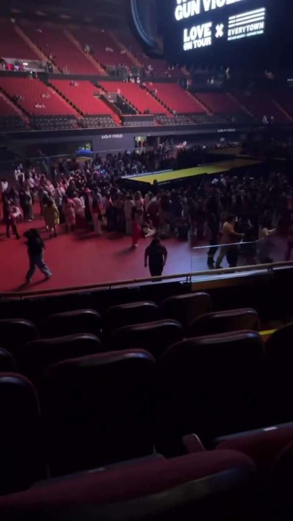 Kia Forum, section: 105, row: 5, seat: 5