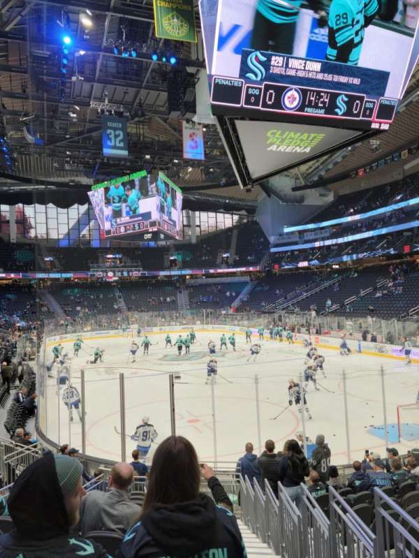 Climate Pledge Arena, section: 09, row: P, seat: 2