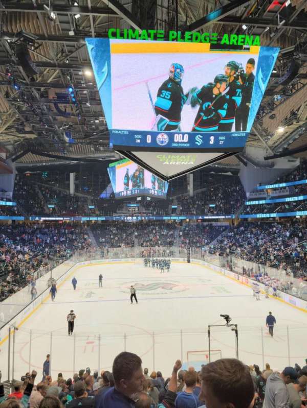 Climate Pledge Arena, section: 08, row: V, seat: 10