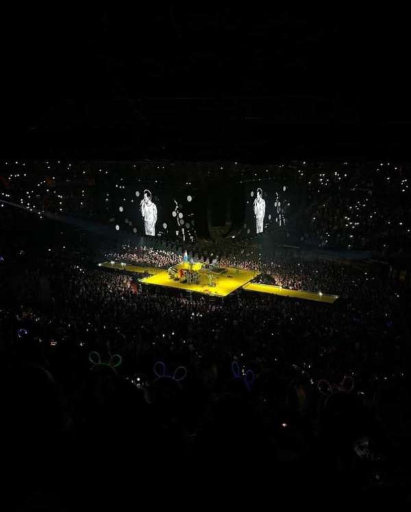 Kia Forum, section: 231, row: 18, seat: 10