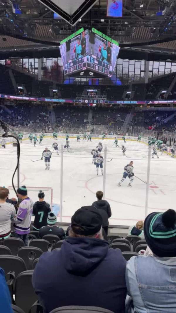 Climate Pledge Arena, section: 07, row: L, seat: 14