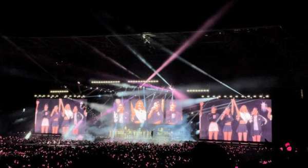 BMO Stadium, section: 117, row: Q, seat: 9