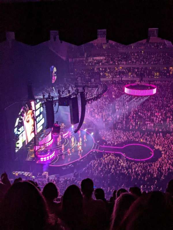 Climate Pledge Arena, section: 202, row: M, seat: 21