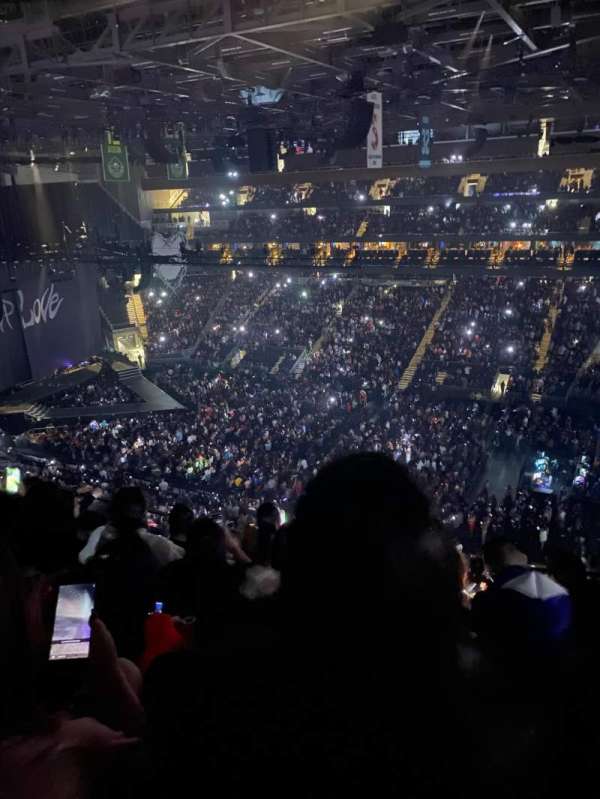Climate Pledge Arena, section: 225, row: E, seat: 5