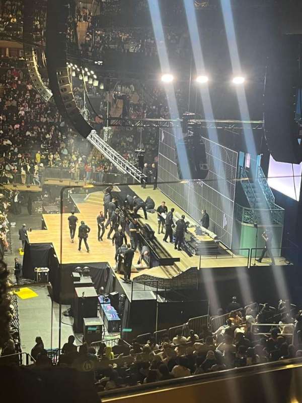 Madison Square Garden, section: 212, row: 2, seat: 21