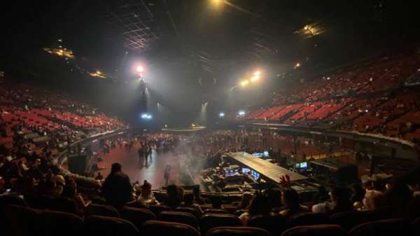 Kia Forum, section: 135, row: 8, seat: 5