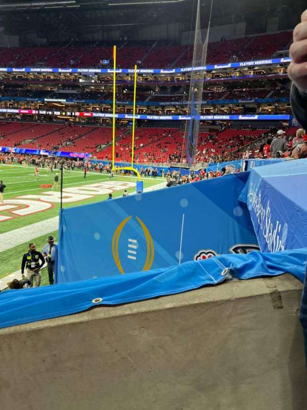 Mercedes-Benz Stadium, section: 122, row: 9, seat: 2