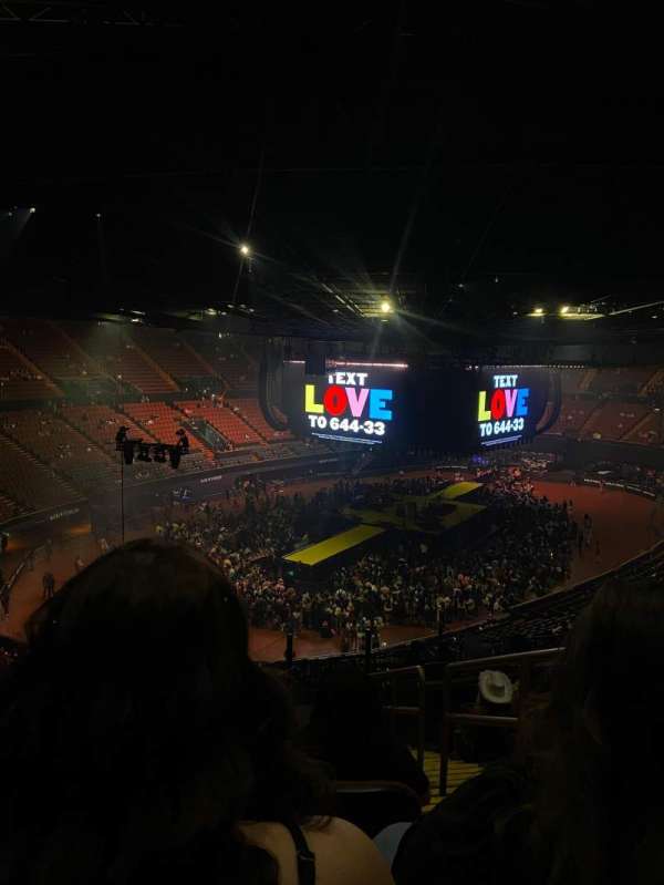 Kia Forum, section: 203, row: 13, seat: 17