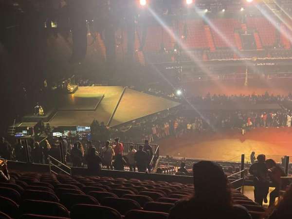 Kia Forum, section: 225, row: 15, seat: 14