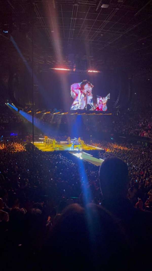 Kia Forum, section: 135, row: 11, seat: 8