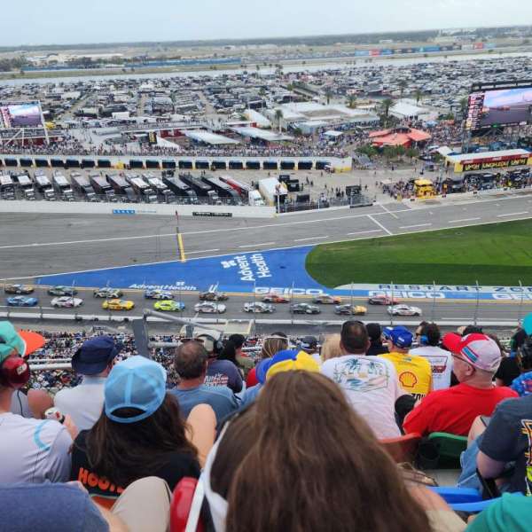 Daytona International Speedway, section: 435, row: 31, seat: 33