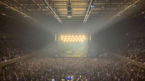 Ziggo Dome, section: 106, row: 15, seat: 207