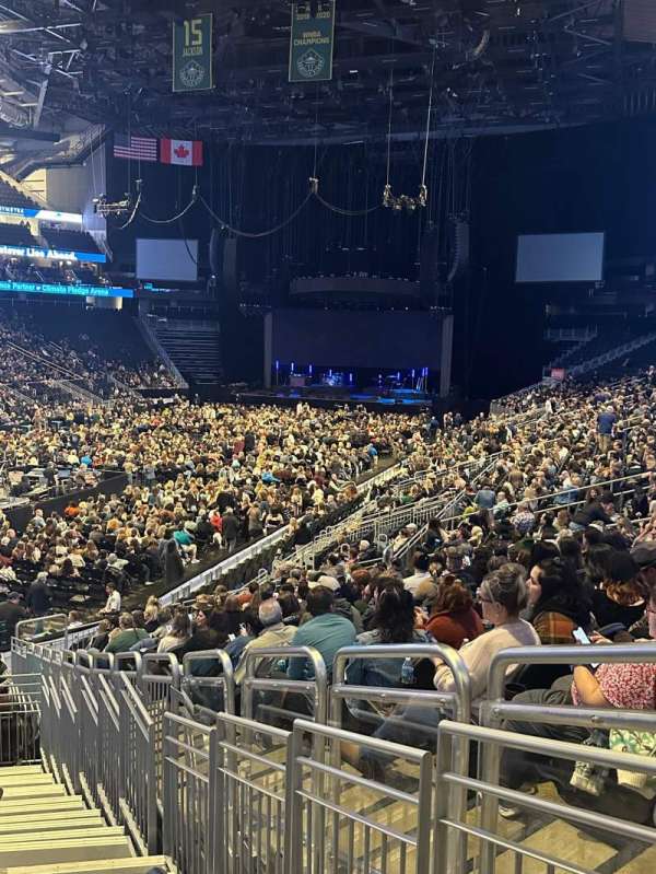 Climate Pledge Arena, section: 19, row: V, seat: 1