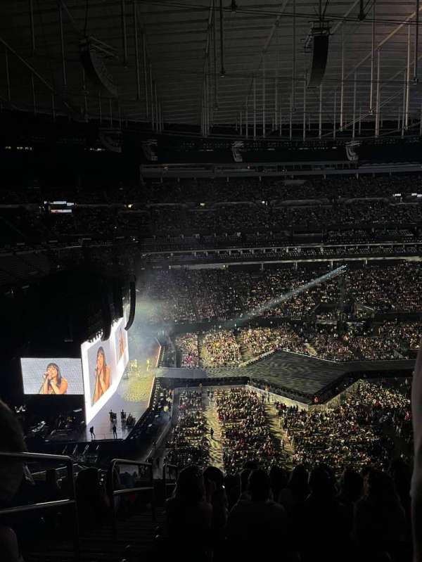 Allegiant Stadium, section: 315, row: 10, seat: 22