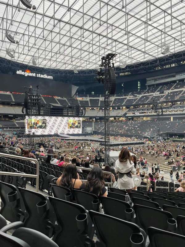 Allegiant Stadium, section: 106, row: 21, seat: 14