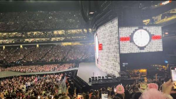 Allegiant Stadium, section: 129, row: 17, seat: 5