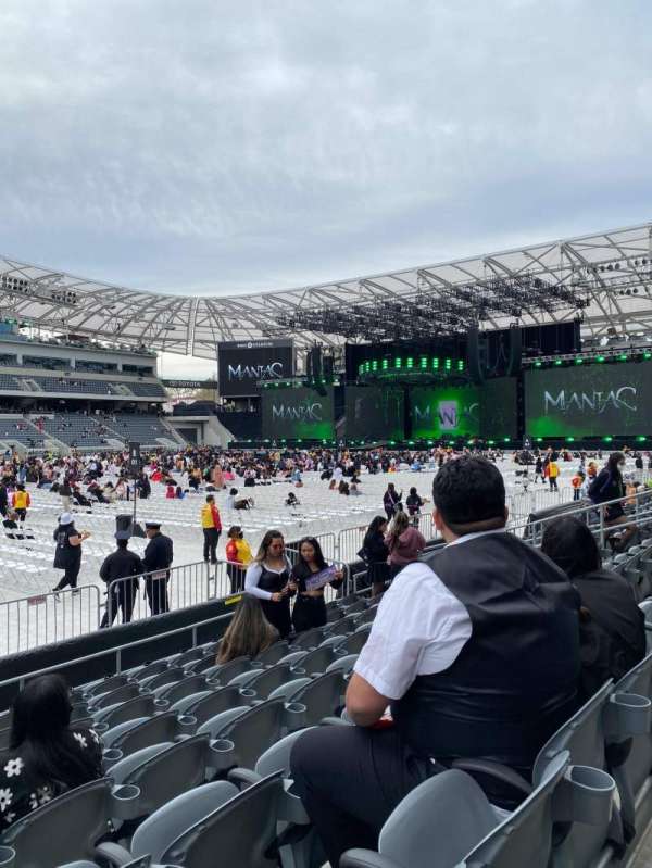 BMO Stadium, section: 115, row: H, seat: 17