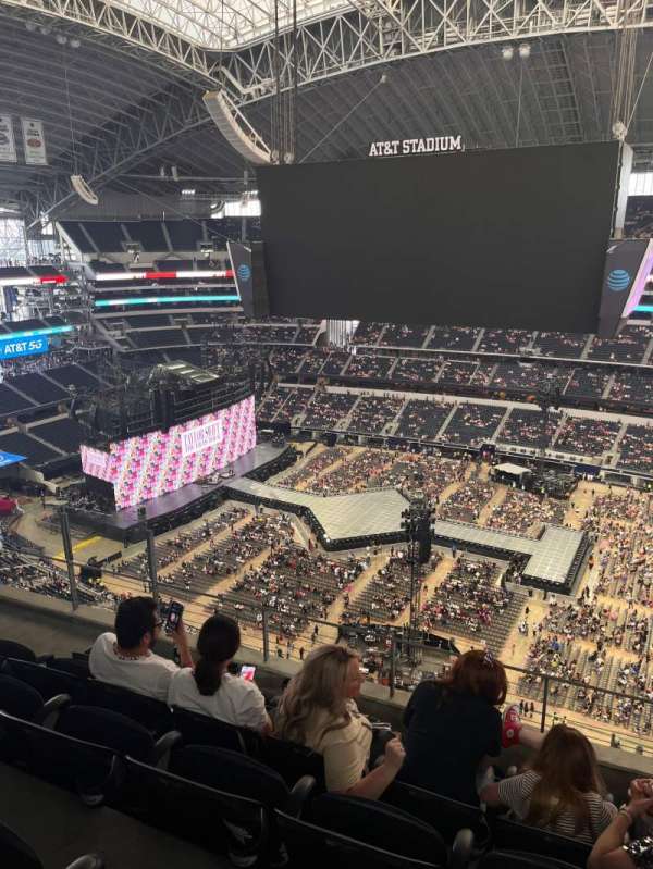 AT&T Stadium, section: 440, row: 13, seat: 17